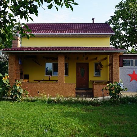 Red Star Guest House Tiraspol Exterior photo